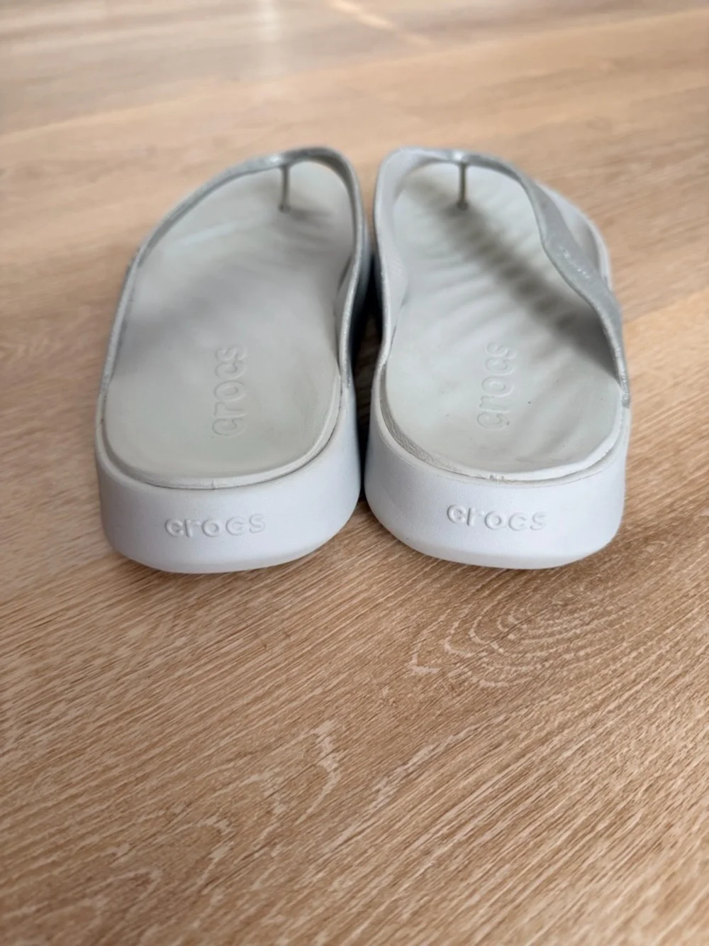 Crocs Getaway Glitter Flip Flops Women’s 9 Gray Platform Sandals - Picture 5 of 9